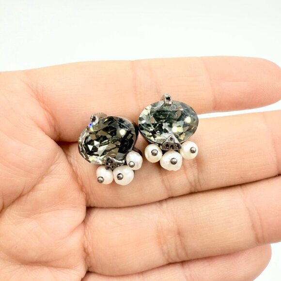 Noir Petit Studs Crystal Rhinestones Earrings - Picture 1 of 6